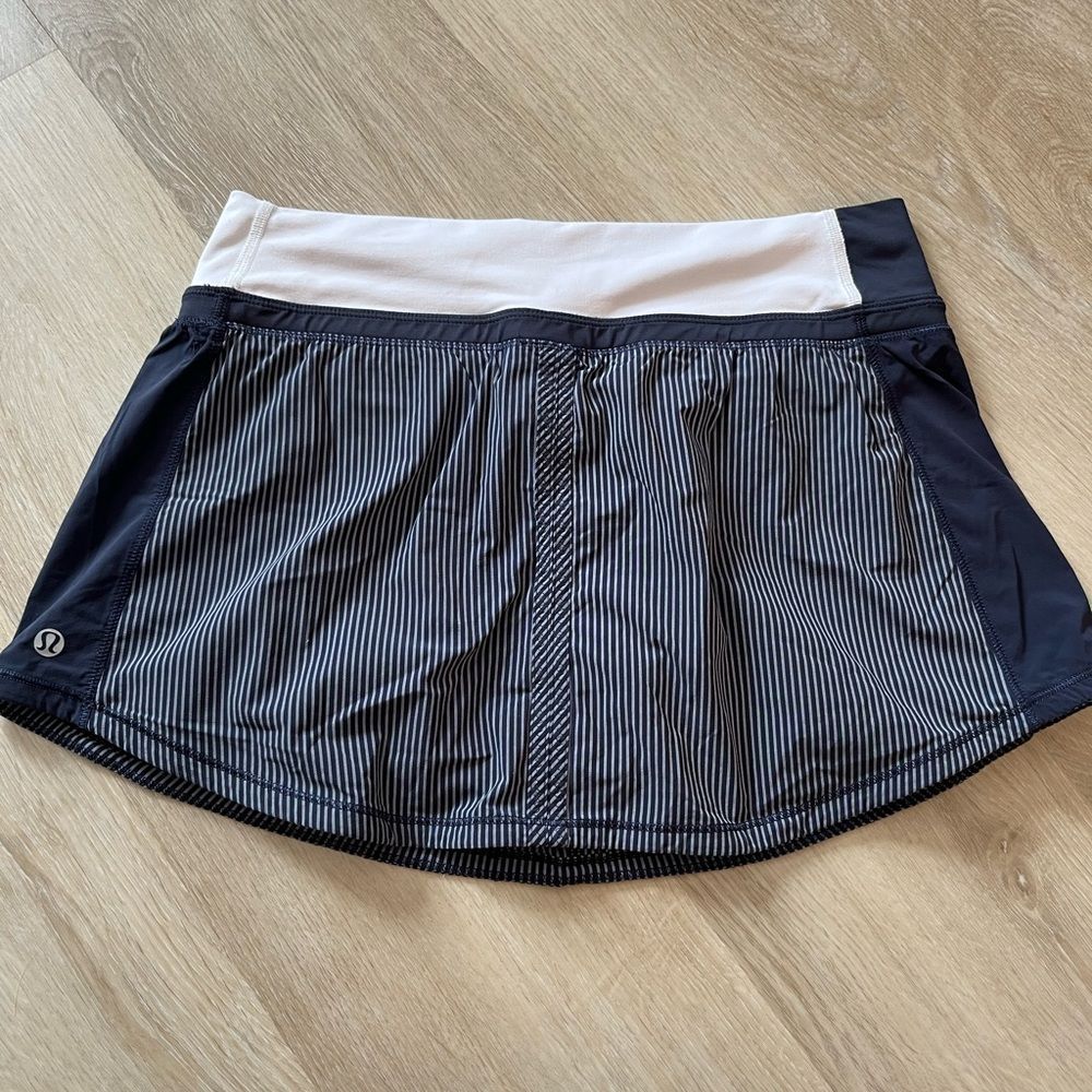 Lululemon Skirt 6-2 - Picture 2 of 6